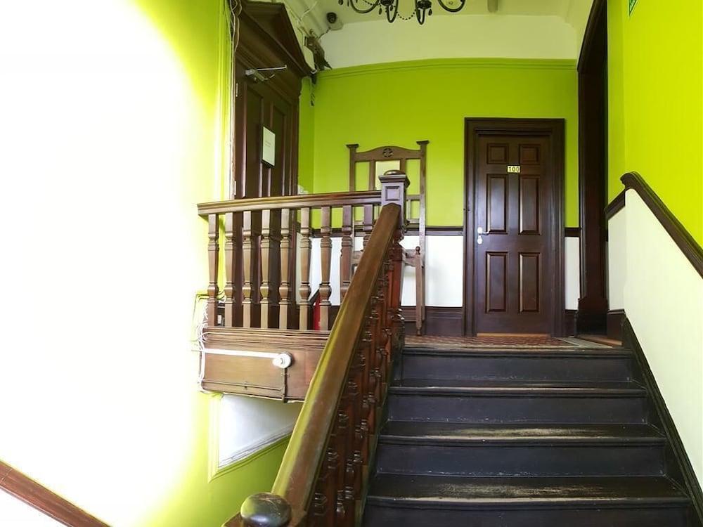 The Windmill Hotel Лондон Экстерьер фото